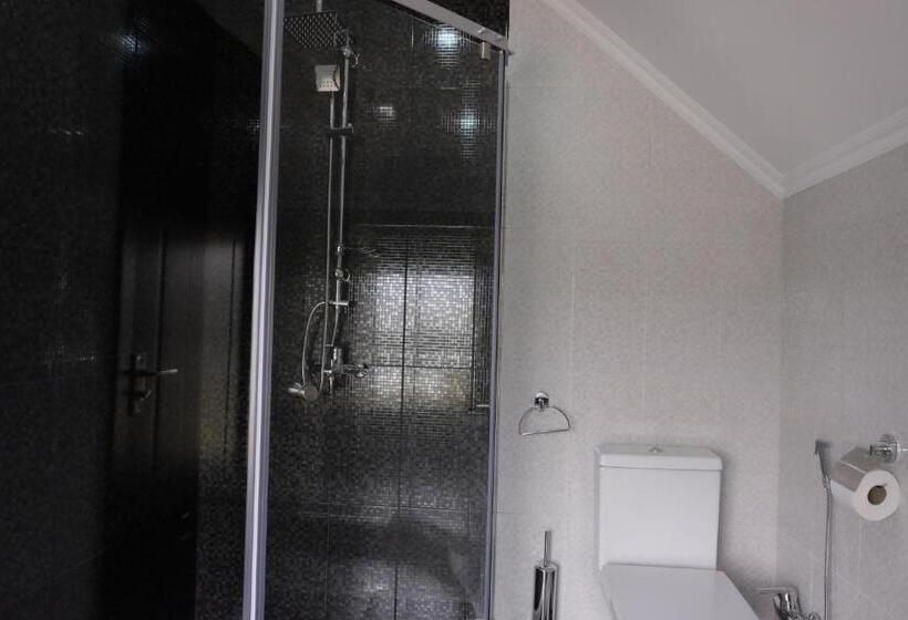 اتاق استاندارد با بالکن, S&l Boutique