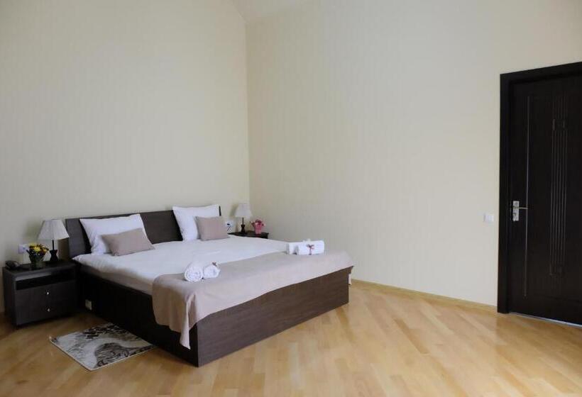 اتاق استاندارد با بالکن, S&l Boutique