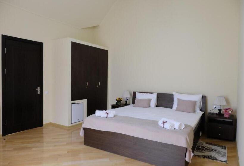 اتاق استاندارد با بالکن, S&l Boutique