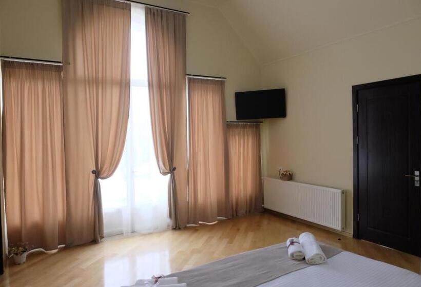 اتاق استاندارد با بالکن, S&l Boutique