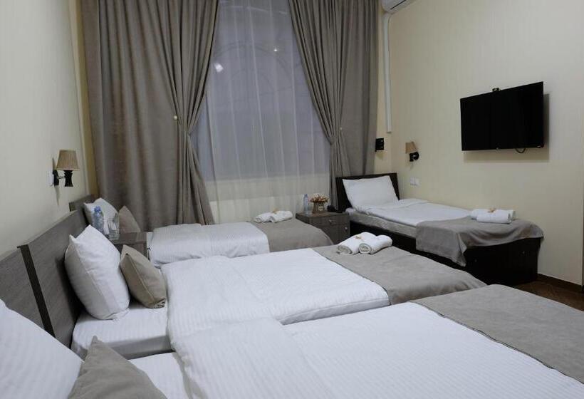 اتاق کلاسیک چهارنفره, S&l Boutique