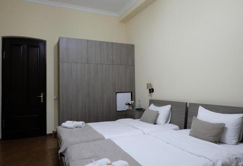 اتاق کلاسیک چهارنفره, S&l Boutique