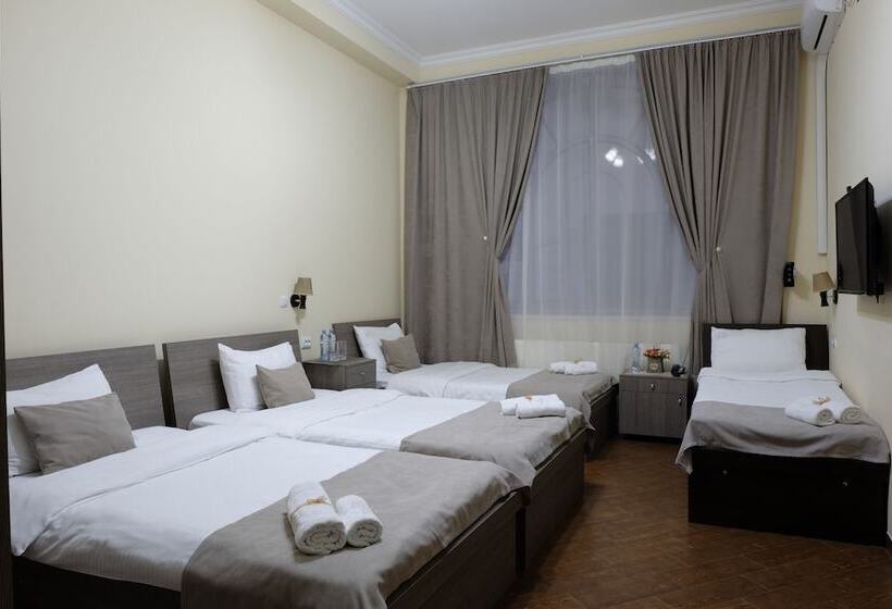 اتاق استاندارد سه نفره, S&l Boutique