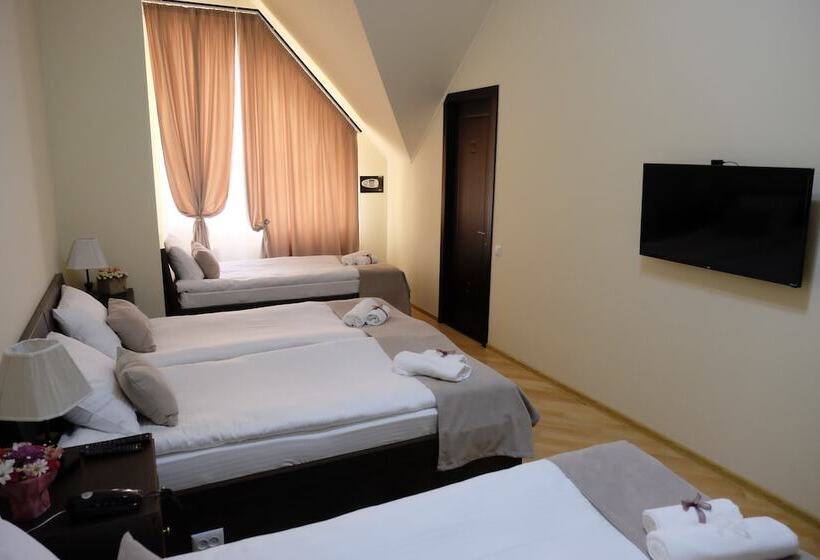 اتاق کلاسیک چهارنفره, S&l Boutique