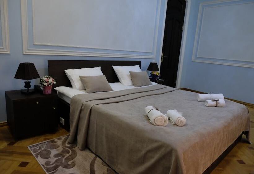 اتاق لوکس با بالکن, S&l Boutique