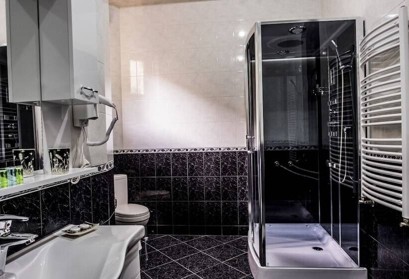 اتاق لوکس با بالکن, S&l Boutique