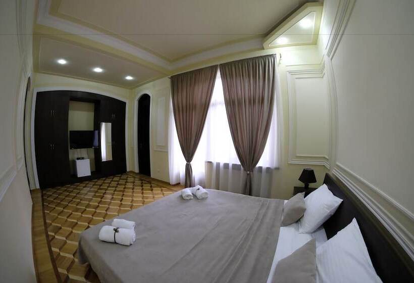 اتاق لوکس با بالکن, S&l Boutique