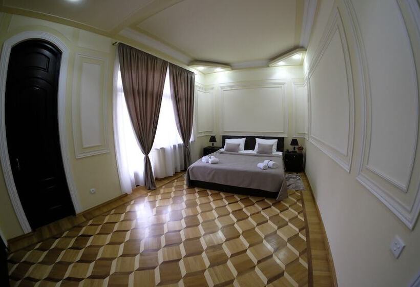 اتاق لوکس با بالکن, S&l Boutique