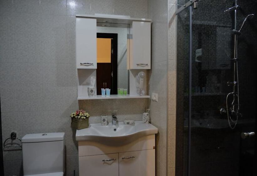 سوییت خانوادگی, S&l Boutique