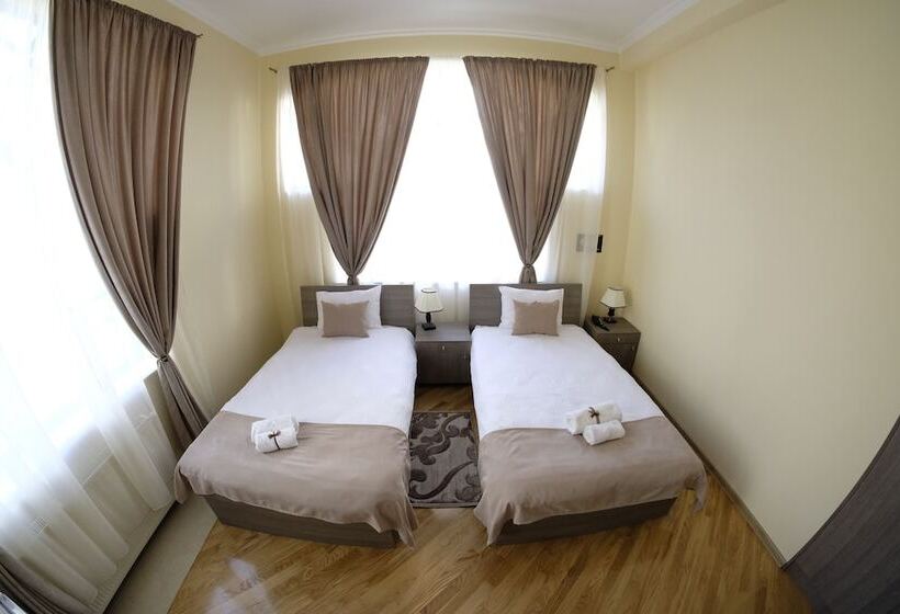 اتاق استاندارد سه نفره, S&l Boutique