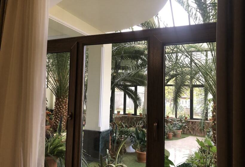 اتاق استاندارد با چشمانداز باغ, S&l Boutique