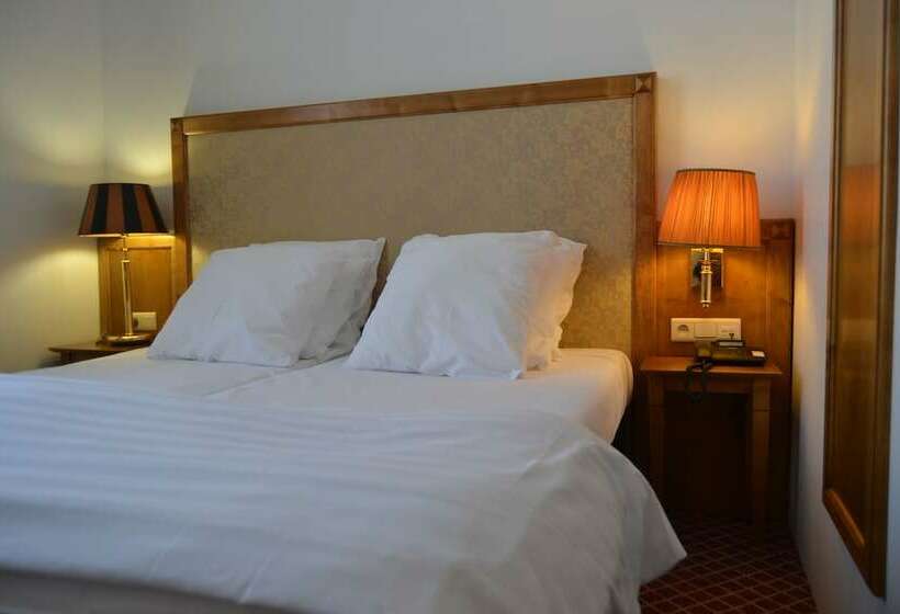 디럭스 룸, The Lord