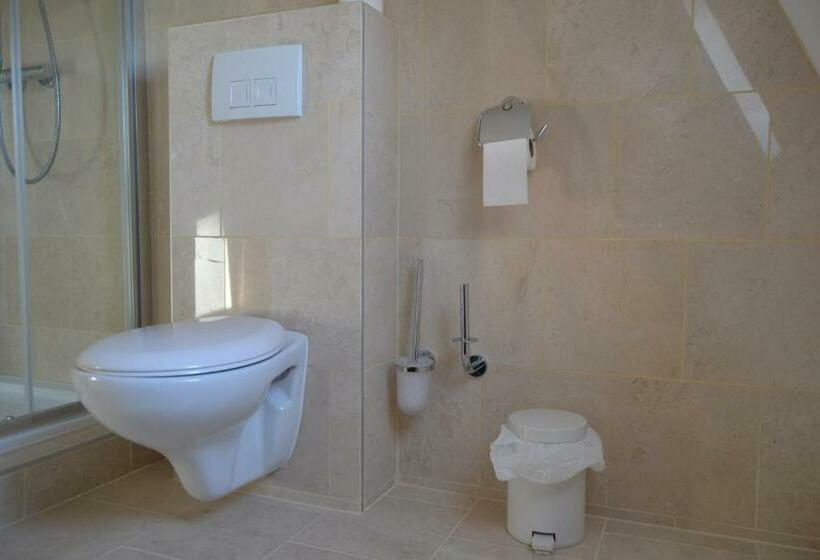 스탠다드 룸, The Lord