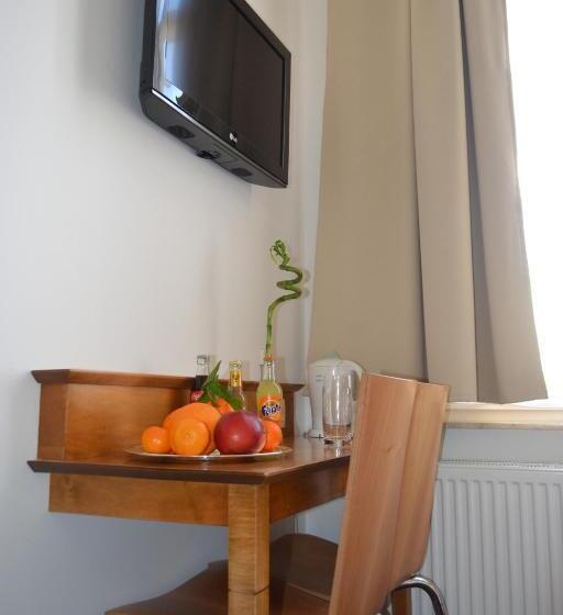 스탠다드 룸, The Lord