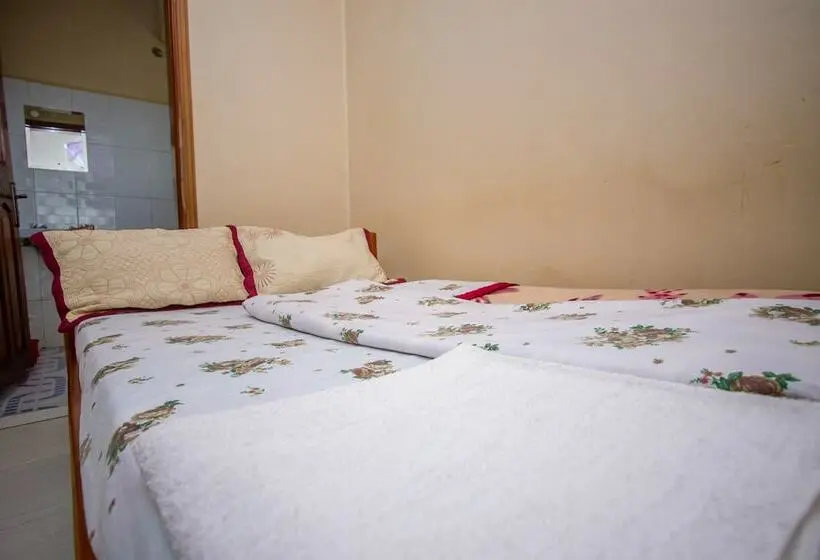 اتاق استاندارد یک نفره, Kings Hotel Kabale