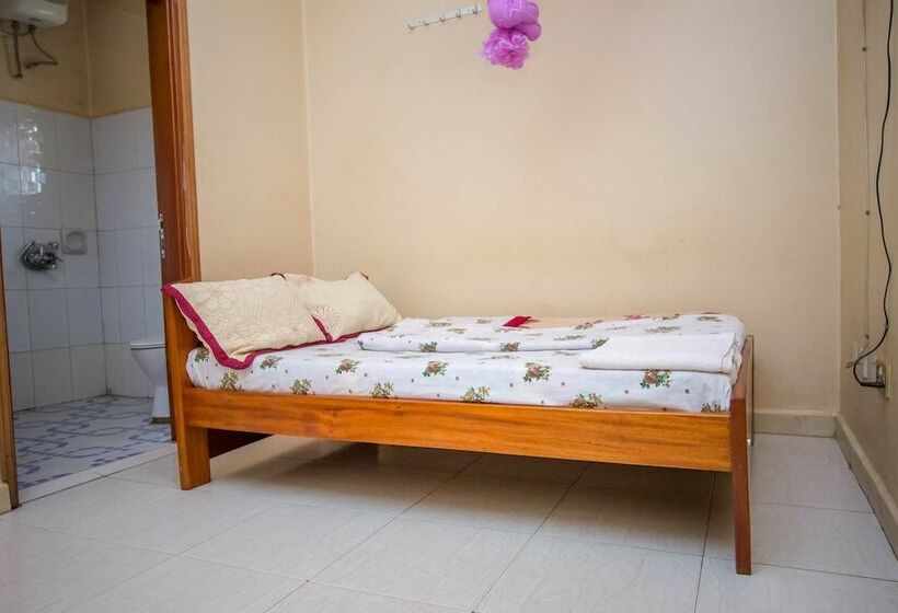 اتاق استاندارد یک نفره, Kings Hotel Kabale