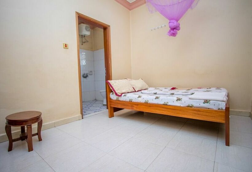 اتاق استاندارد یک نفره, Kings Hotel Kabale