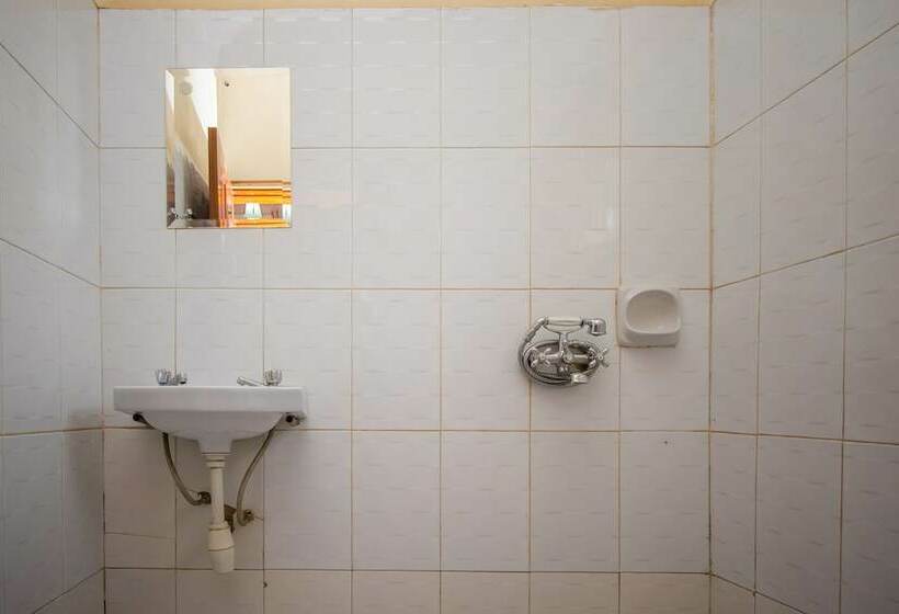 اتاق استاندارد یک نفره, Kings Hotel Kabale