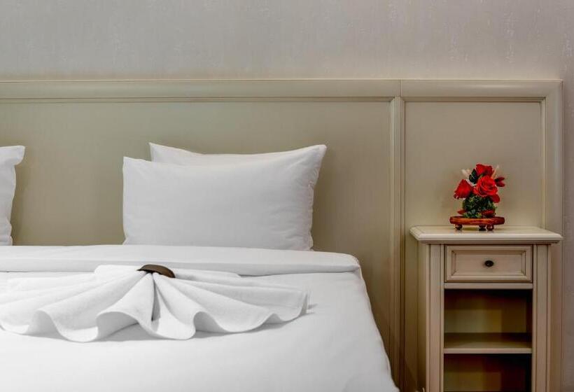 Апартаменты 1 Спальня, Rediu Hotel & Restaurant