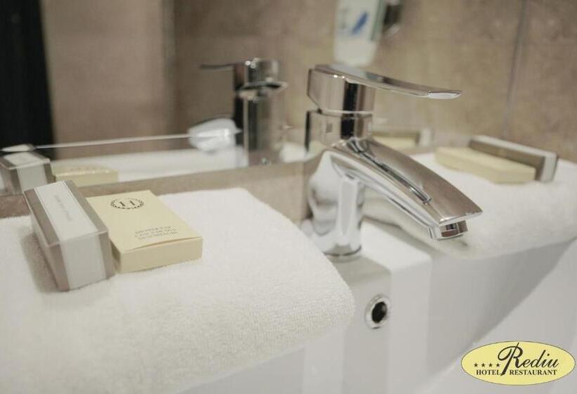 Апартаменты 1 Спальня, Rediu Hotel & Restaurant