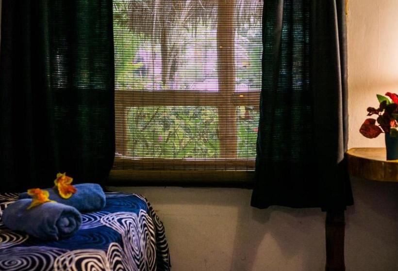 بنگله خانوادگی, Montañita Cabañas