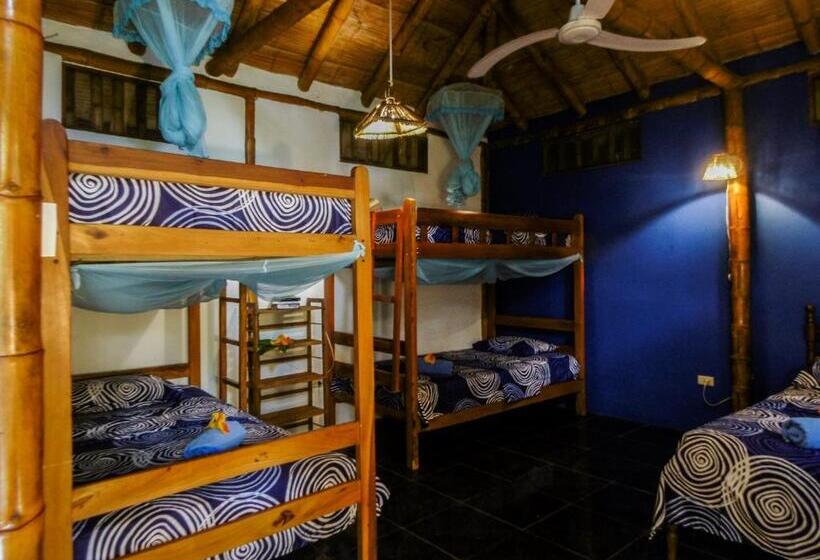 بنگله خانوادگی, Montañita Cabañas