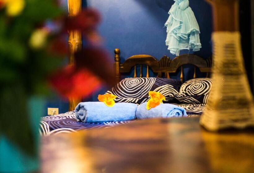 بنگله خانوادگی, Montañita Cabañas