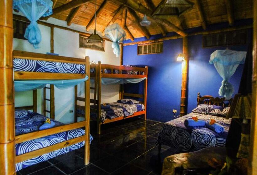 بنگله خانوادگی, Montañita Cabañas