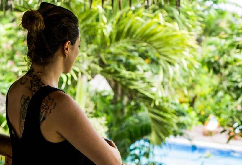 اتاق استاندارد با چشمانداز استخر, Montañita Cabañas