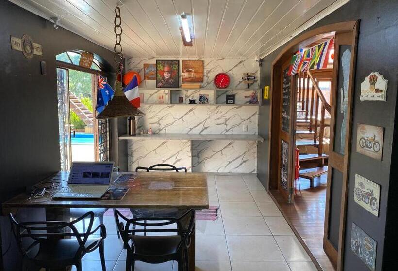 이코노미 쿼드러플룸(공용 화장실), Casa Do Rogério Hostel