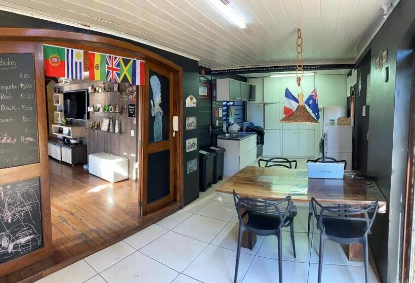 带共用浴室的标准房间, Casa Do Rogério Hostel