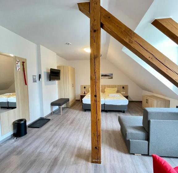 جناح, Ferienhotel Alter Bahnhof Garni