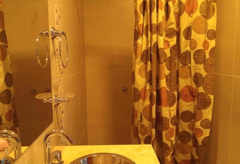 带花园景观的标准三人间, El Faro