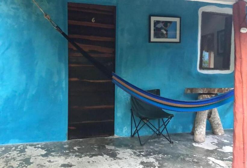 اتاق استاندارد با سرویس بهداشتی مشترک, Mon Ami