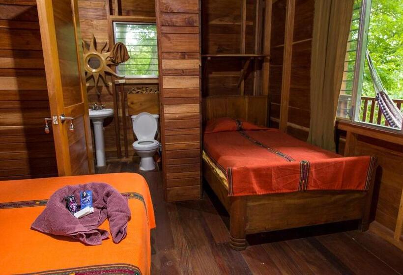 اتاق استاندارد سه نفره, Mon Ami