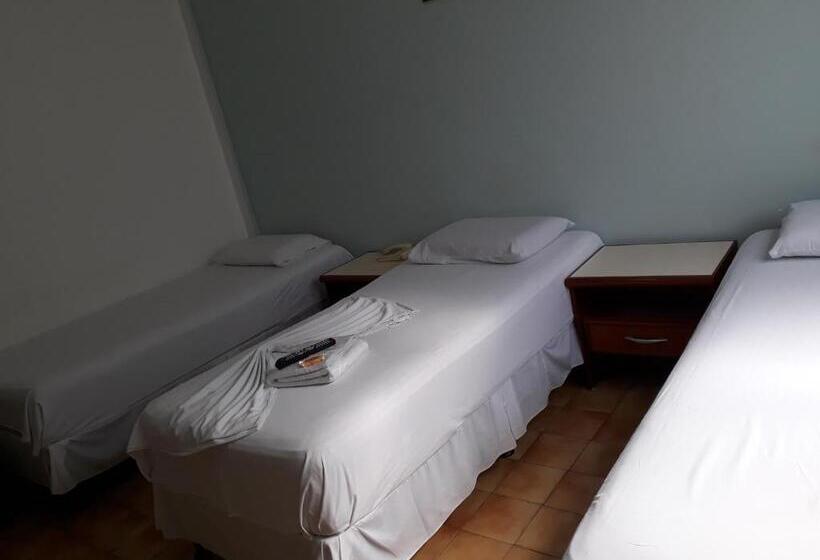 디럭스 트리플 룸, Plaza Hotel Marabá