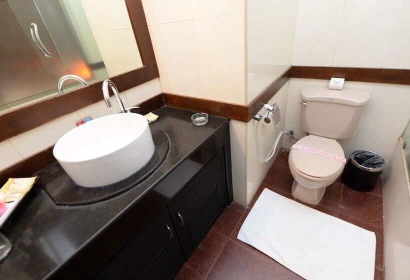 اتاق سوپریور, Shwe Gone Daing