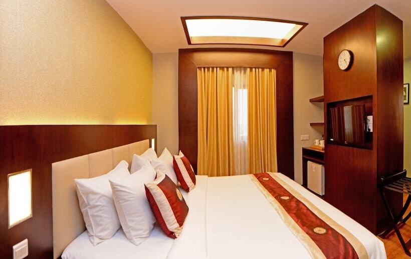 اتاق سوپریور, Shwe Gone Daing