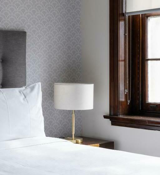 اتاق استاندارد, Southern Cross