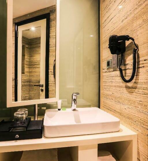 اتاق اجرایی, The Empresa