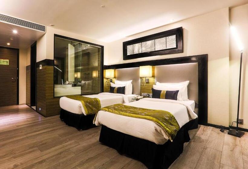 اتاق اجرایی, The Empresa