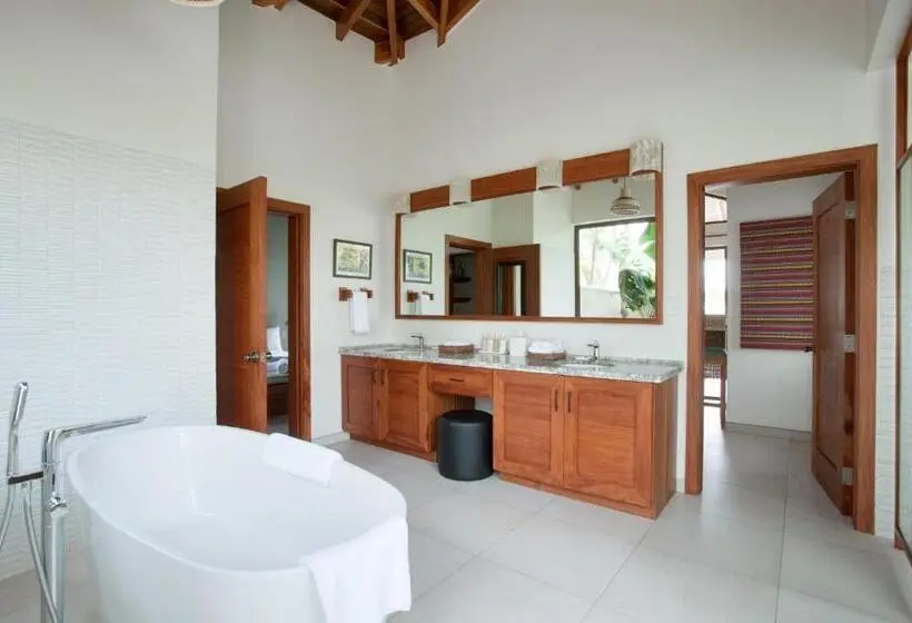 خانه 1 خوابه, Naïa Resort And Spa