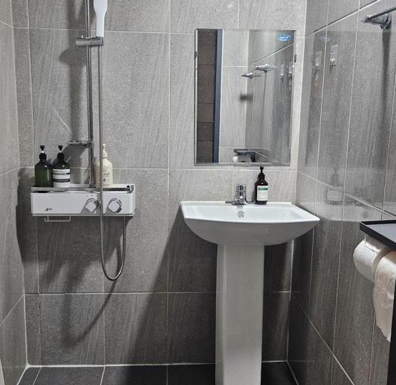 اتاق استاندارد, Travel Light Hostel