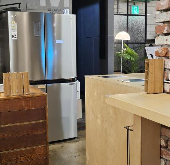 اتاق عادی, Travel Light Hostel