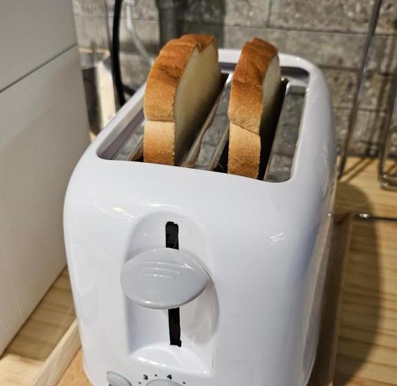 تختخواب در اتاق مشترک, Travel Light Hostel