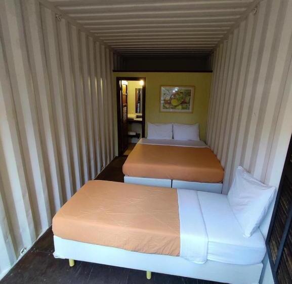 Standaard Driepersoonskamer, Container Eco Suítes