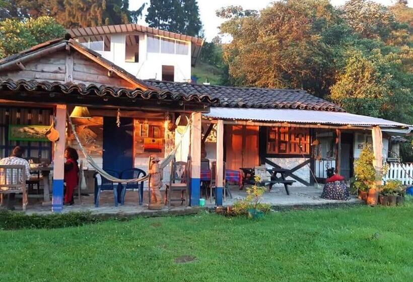 Студио Стандарт с Балконом, Tarragona Hostal