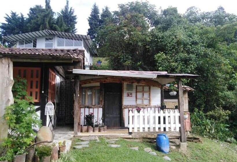 标准工作室带阳台, Tarragona Hostal