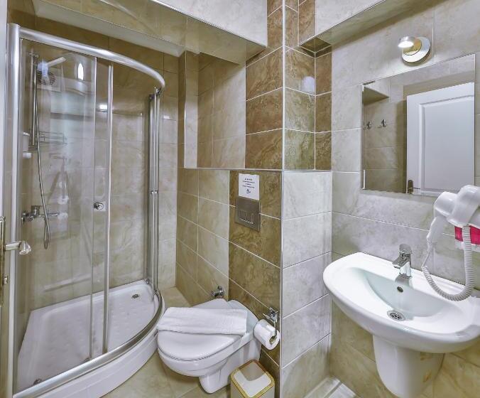 带阳台的三人标准间, Palmada