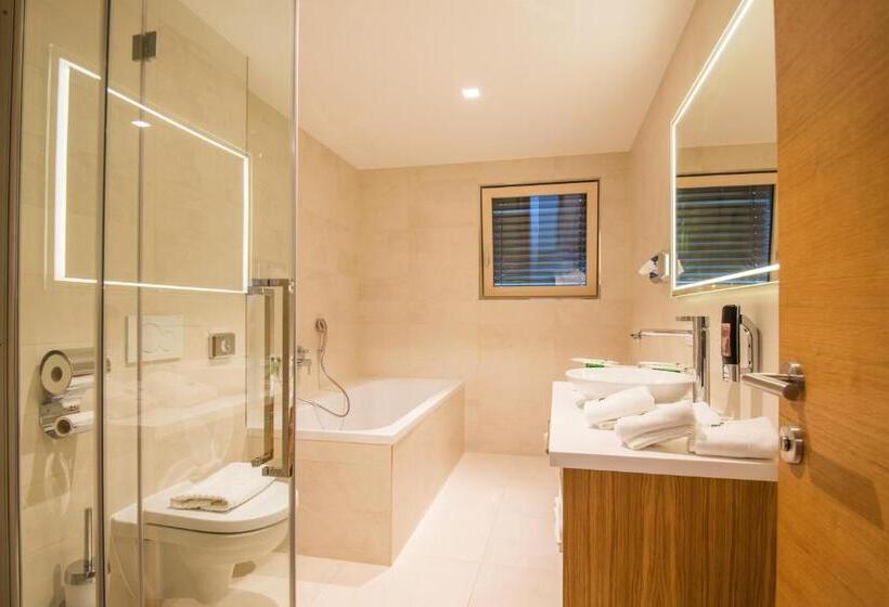 高级家庭房间, Dasmei